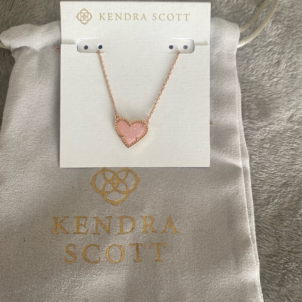 Kendra Scott Pink Necklace Elegant Jewelry
